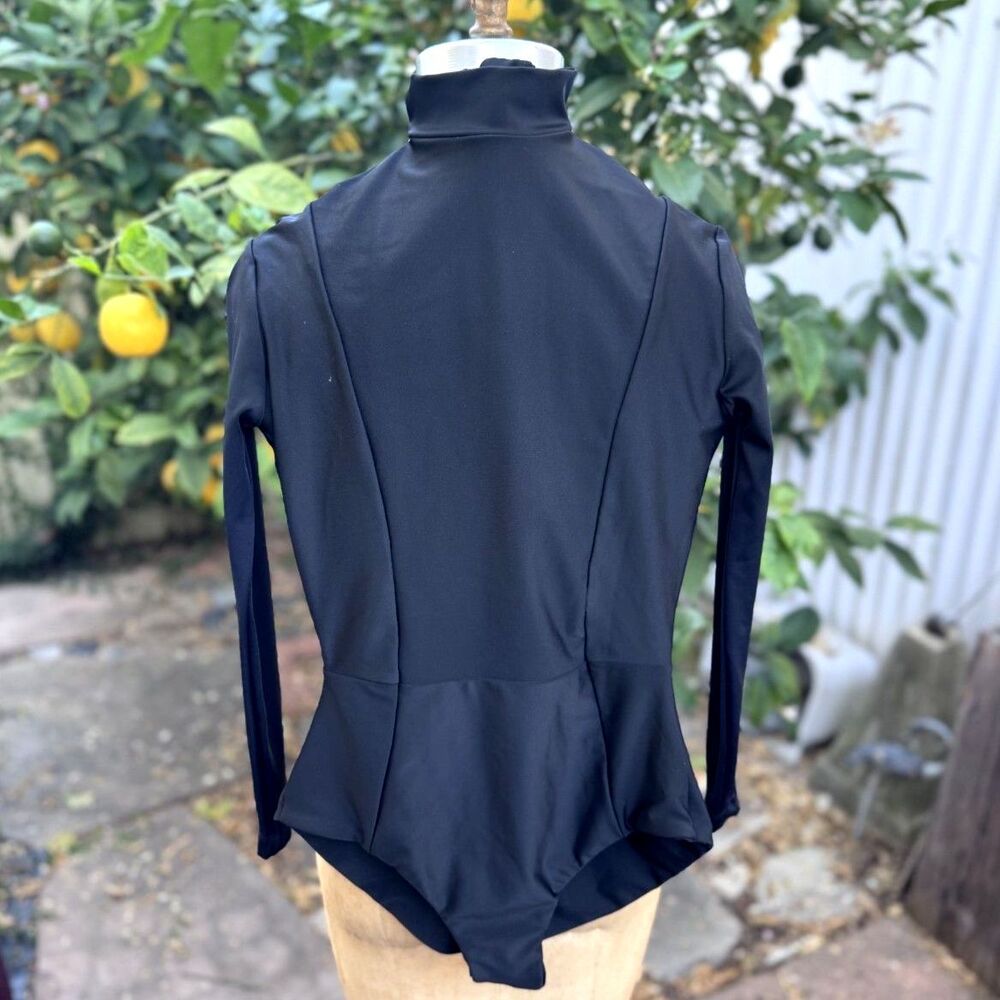 NWT Cami and Jax Charlie Matte Black 60 SPF Long Sleeve Fitted Surf Suit Size XS
